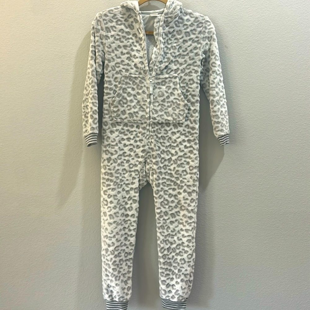 Girls Leopard Union Suit- Cat & Jack gray Size Medium 7/8